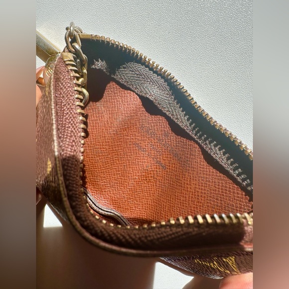 Authentic Louis Vuitton Key Pouch - Picture 5 of 6